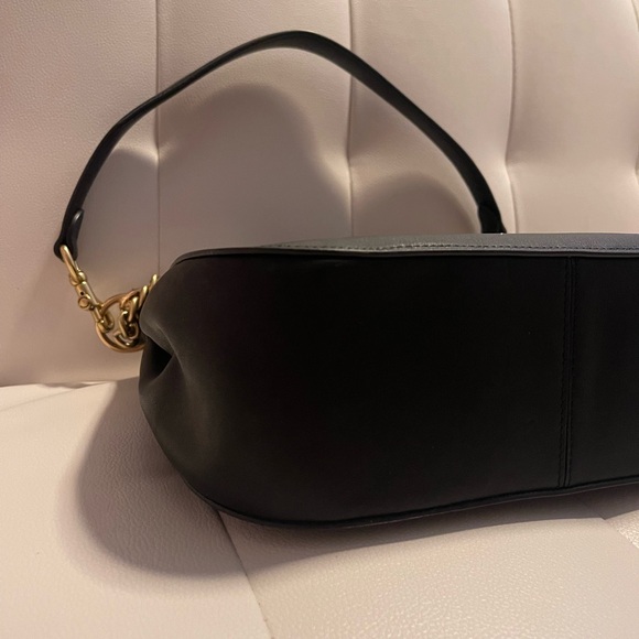 ❤️SOLD❤️Pre-Loved 2021 Coach Black Leather Bag with gold tone chain attached. - Picture 9 of 12